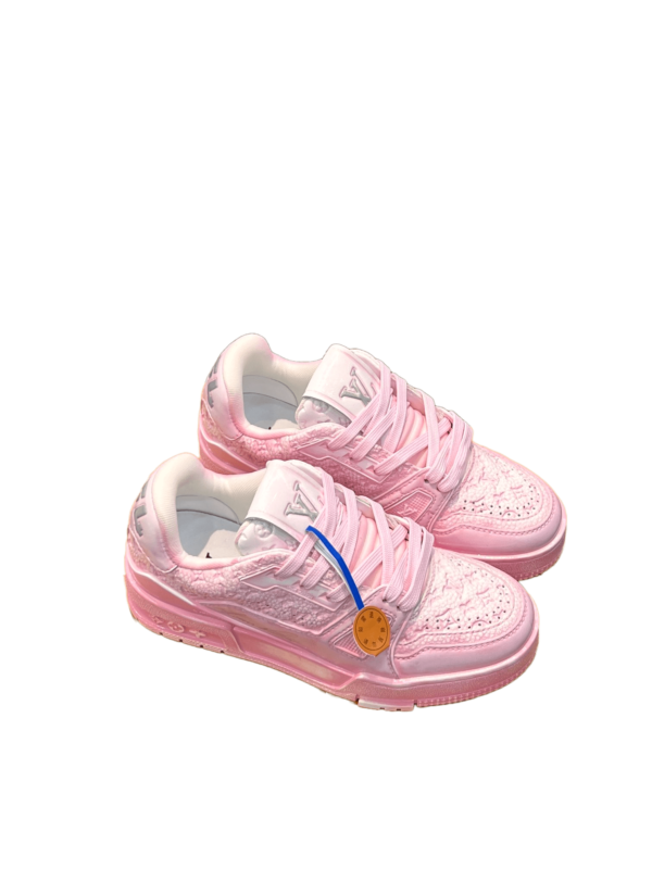 Chaussures de Sport pour Femmes Louis Vuitton TRAINER en Cuir de Veau Teint à l’Eau