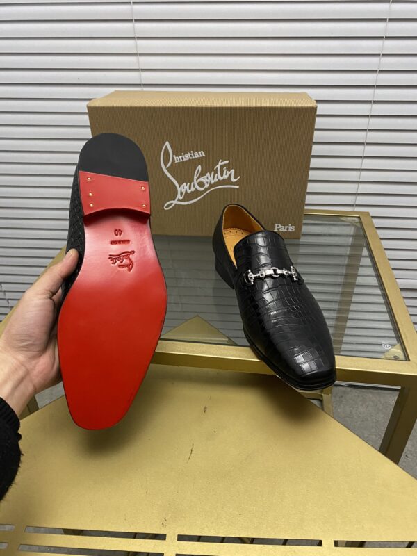 Chaussures Christian Louboutin Hommes – Modèle Décontracté avec Semelle Rouge