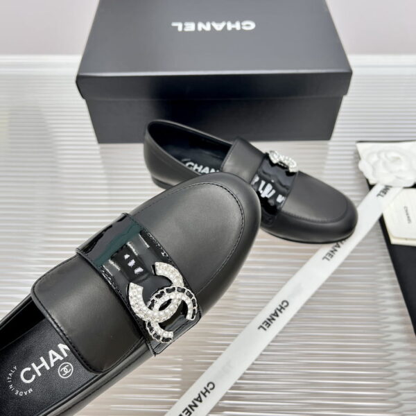 CHANEL | Chaussures Loafer 2323 Early Spring