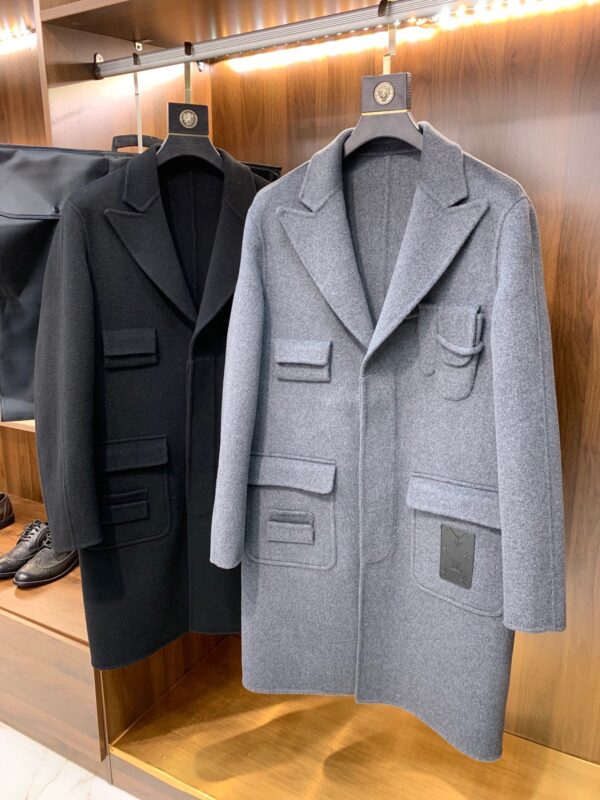 Louis Vuitton – Collection Prestige: Manteau Long en Laine et Cachemire Double Face – HY12601180