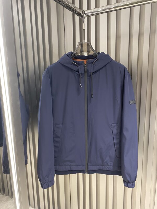 Zegna – Nouvelle Doudoune à Capuche Automne/Hiver, Design à Fermeture Éclair Étanche et Doublure en Velours Orange