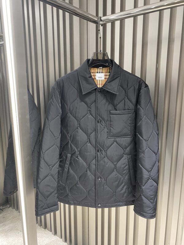 Burrebery – Manteau en coton à col montant et motif diamant, avec poches avant et latérales à fermeture éclair