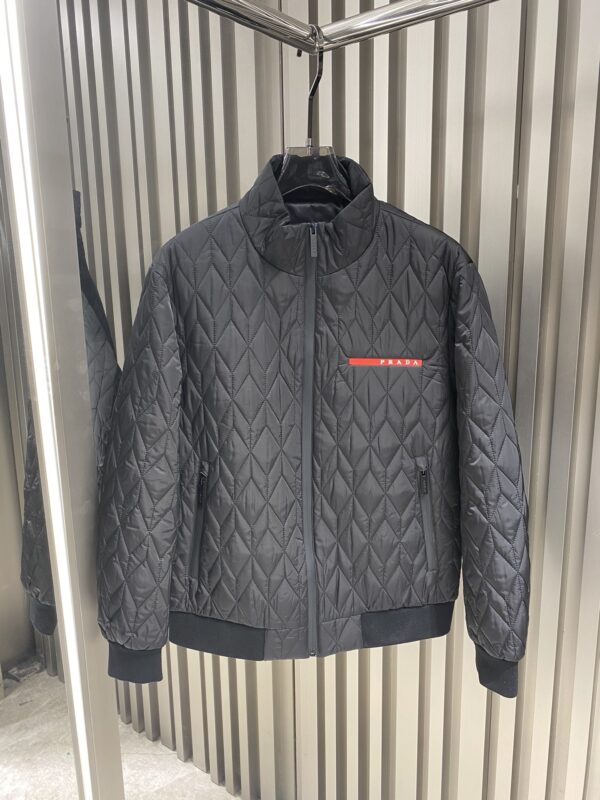 Prada Nouvelle Veste Matelassée en Coton à Motif Losanges