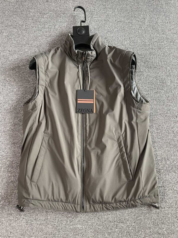 Gilet et Veste en Coton Ermenegildo Zegna Automne-Hiver 2023: Le Choix Ultime pour le Style et le Confort!