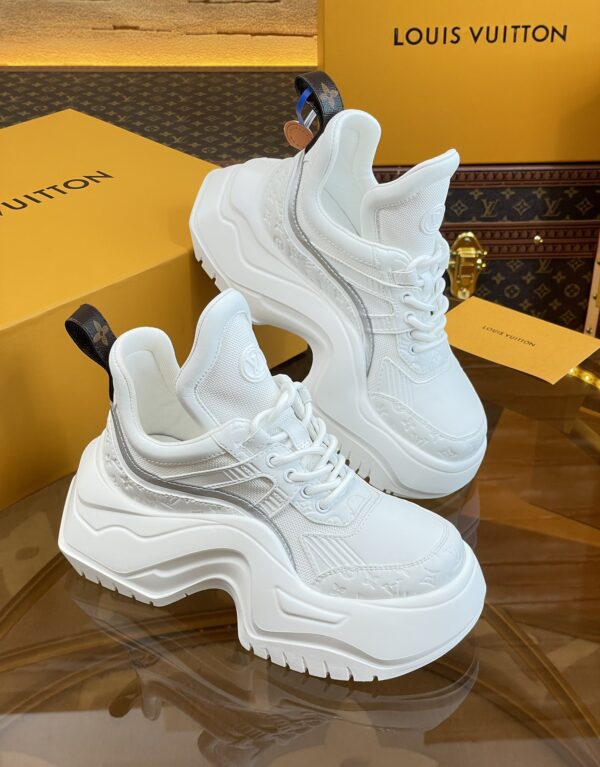 Louis Vuitton Archlight 2.0: Les Dernières Sneakers Tendance de la Saison 2023!