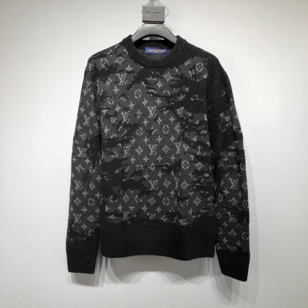 Pull LOUIS VUITTON à Motif Monogramme – Collection Automne/Hiver 2023