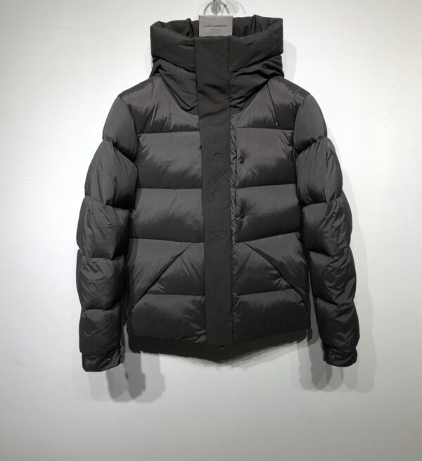 Nouvelle Collection Polo Moncler Homme pour l’Automne/Hiver 2023