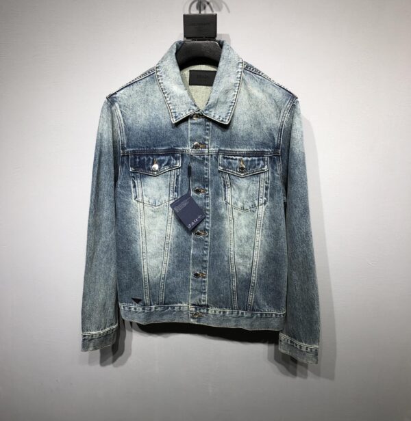 Veste en Jean Prada 2023 Automne/Hiver: Style Raffiné et Tendance