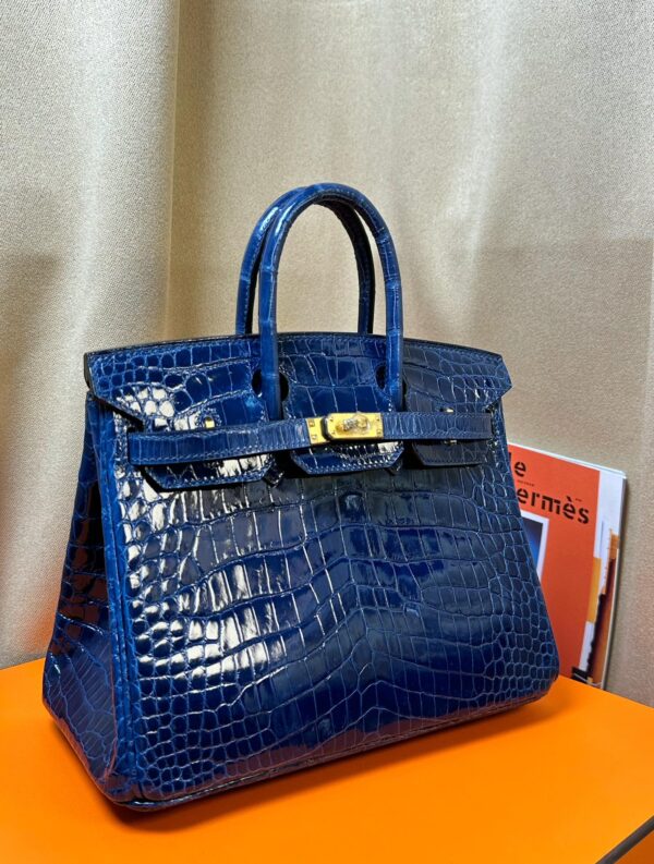 Birkin 25cm Importé – Cuir de Crocodile du Nil à Haute Brillance, Bleu Saphir avec Boucle en Or pour une Élégance Authentique