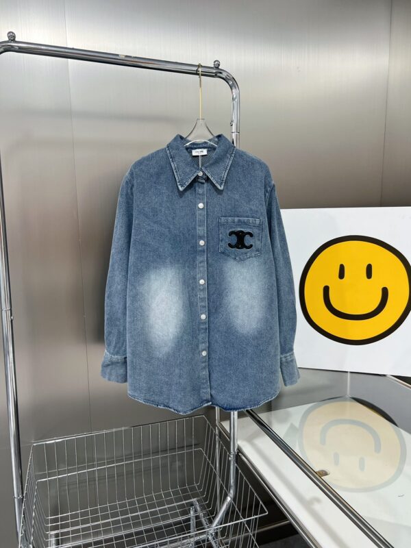 Veste en Jean Celine 23 avec Broderie de l’Arc de Triomphe – Un Chef-d’œuvre de Style Rétro