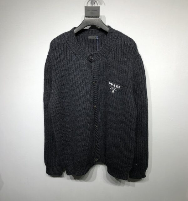 Pull en Laine de Mouton PRAD2023 Nouvelle Collection