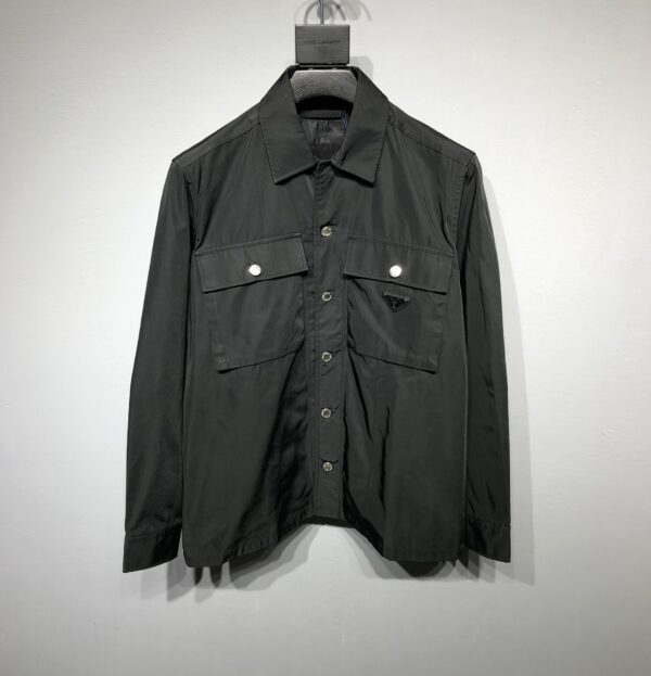 Chemise à Manches Longues en Re-Nylon avec Logo Triangulaire PRADA