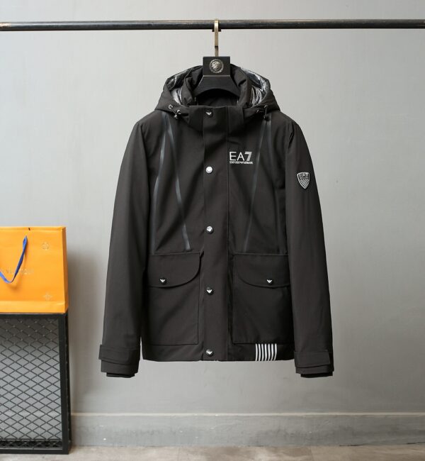 Doudoune Armani Nouveauté Automne-Hiver: Élégance et Chaleur Réunies