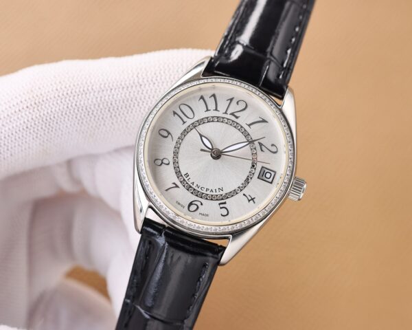 Montre de Luxe Blancpain pour Femme, Élégante et Romantique, 33mm