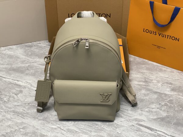 LV Sac à Dos en Cuir Vert Série M22503 TAKEOFF – Conception de Luxe et Style Unique
