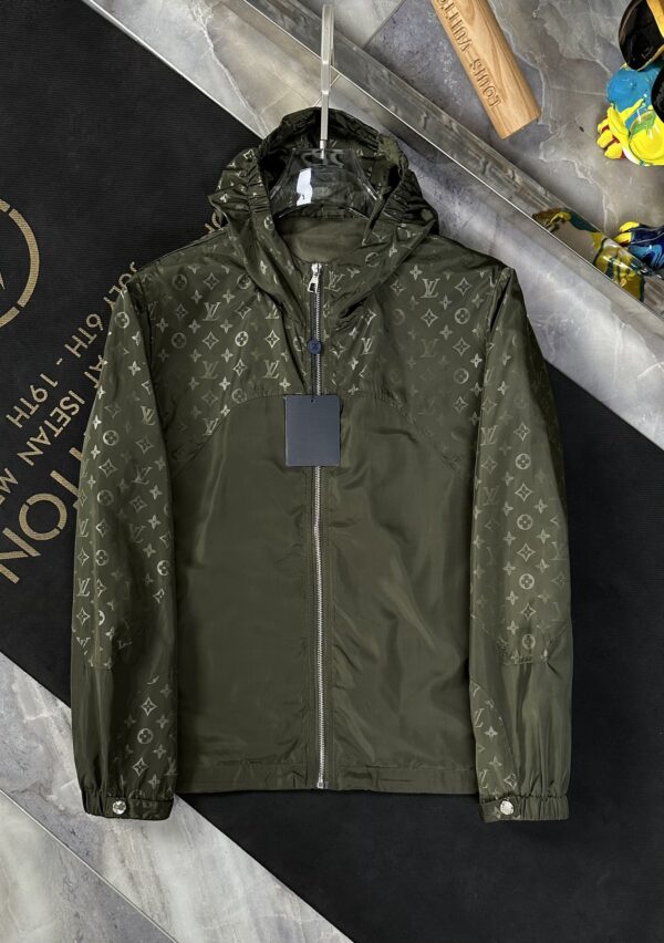 Louis Vuitton 2023 Automne-Hiver – Élégant Blouson Homme avec Capuche