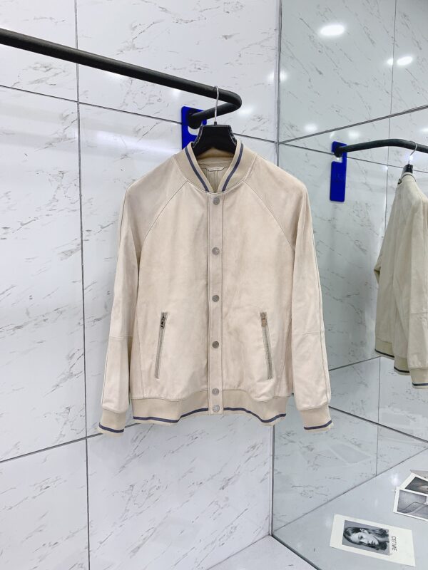 Blouson de Baseball en Cuir de Veau Velours Hermès 2023 – Luxe Français et Style Urbain