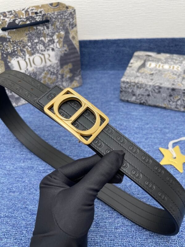 Élégance Double Face – La Ceinture Homme 35 mm Dior