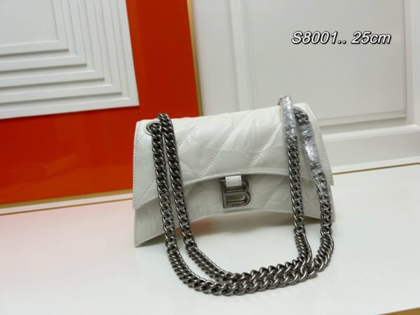 Balenciaga Crush: L’Élégance Décontractée en Cuir de Qualité