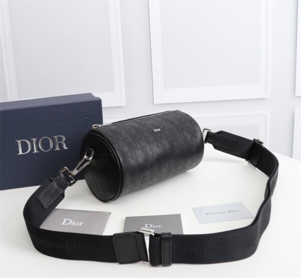 Dior OBLIQUE ROLLER – Sac à Bandoulière et Sac Seau pour Homme