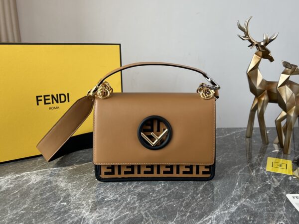 FENDI Kan I: Plongez dans la Nouvelle Vague Rétro de la Mode