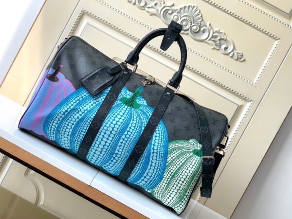 Louis Vuitton x Yayoi Kusama Keepall 45: Une Fusion d’Élégance et d’Art