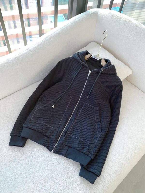 Veste en Tricot de Laine pour Homme BC-Brunello Cucineli de la Collection Automne-Hiver 2022 – Élégance Classique et Qualité Raffinée!