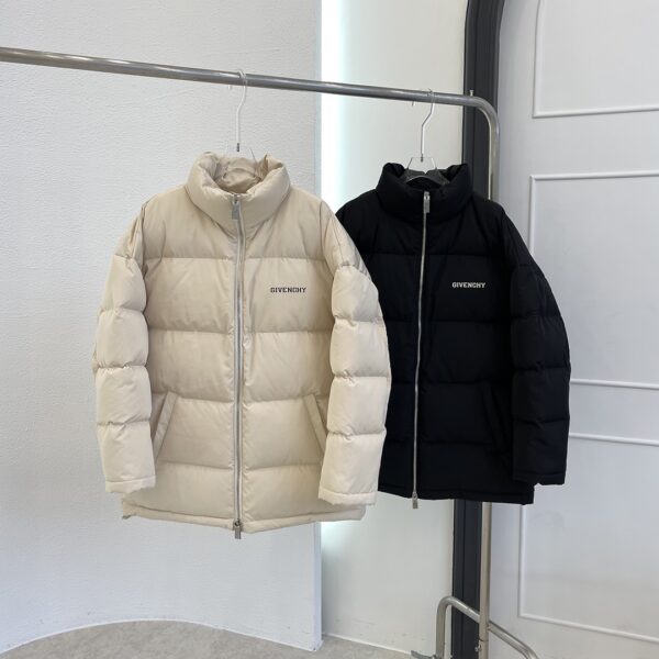 Manteau en duvet Givenchy avec col montant et motif de pain