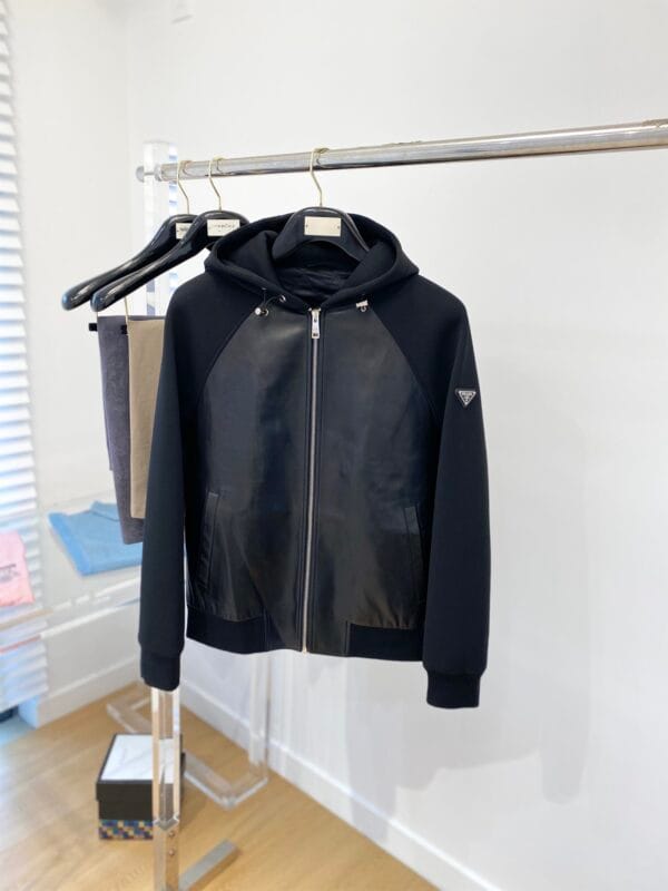 Prada 2023: Nouvelle Collection de Vestes – Élégance et Style Assurés