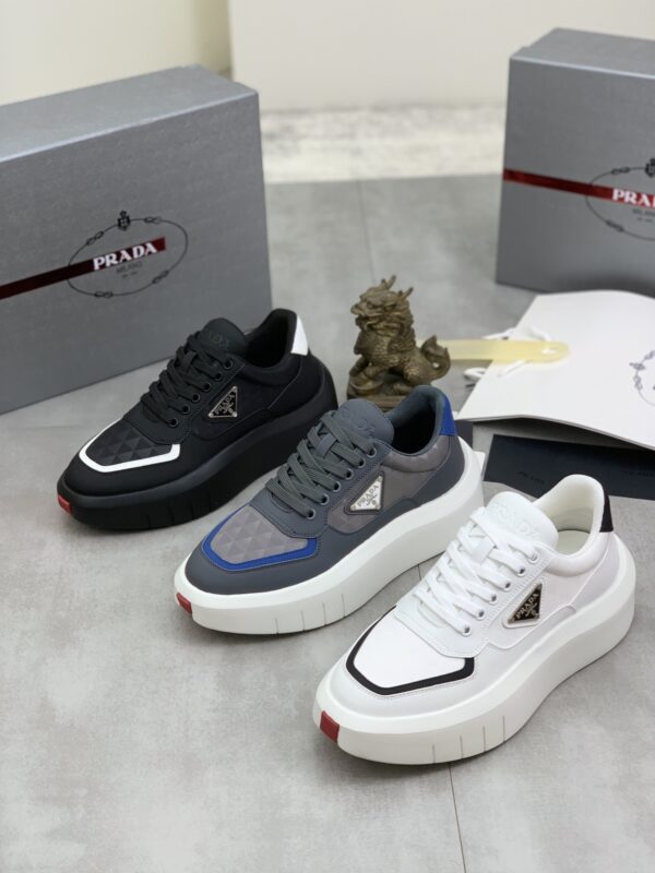 Chaussures pour Hommes de Haute Qualité avec Doublure en Cuir de Bœuf PRADA