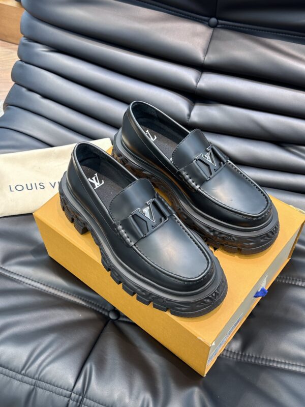 Chaussures en Cuir Baroque Louis Vuitton – Nouvelle Collection Luxueuse