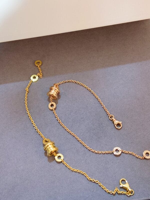 Collier et Bracelet Bvlgari Ressort – Collection Classique en Trois Couleurs