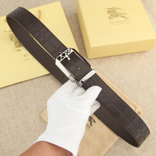 Ceinture en cuir Burberry – Édition Originale avec Importation Synchronisée