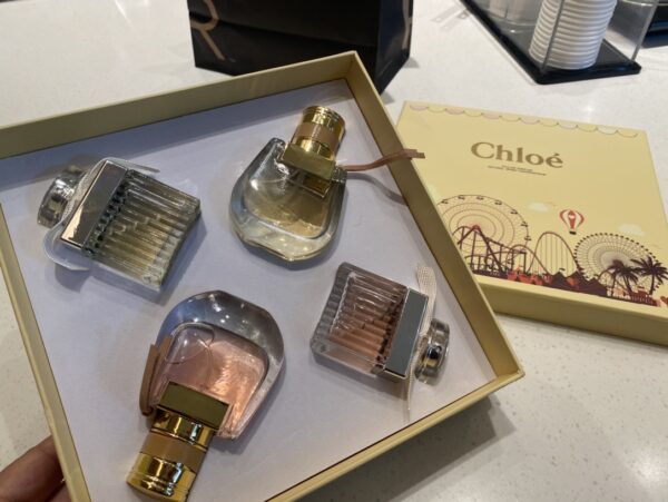 Ensemble Chloé Échantillons: 4 Parfums Iconiques dans une Boîte Jaune