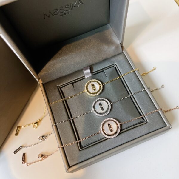 Messika Nouveauté: Bracelet Glissant avec Diamant Unique et Nacre Blanche, Élégance Suprême de la Collection Move