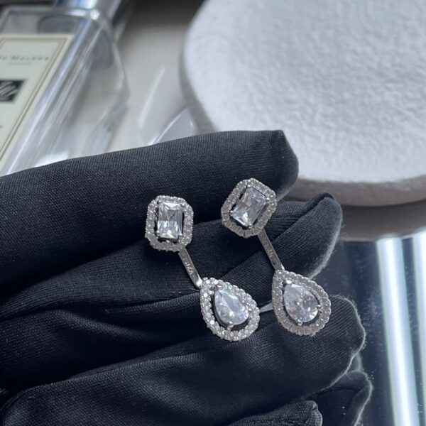 Messika – Éclat Hollywoodien avec les Boucles d’oreilles Move