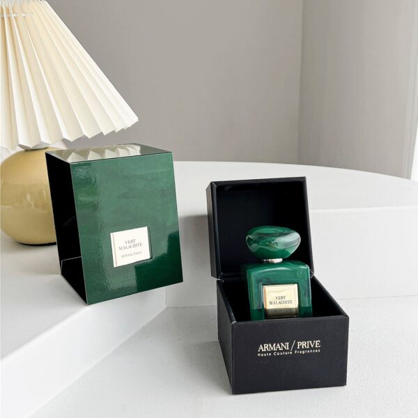 Armani Haute Couture – L’Élégance de la Richesse Florale