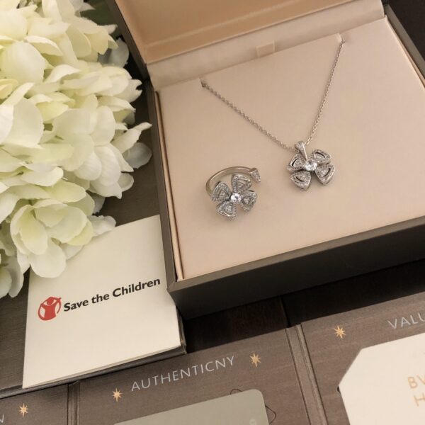 Ensemble Collier et Bague Bvlgari Yǒng Zhàn – Luxe et Élégance à l’État Pur