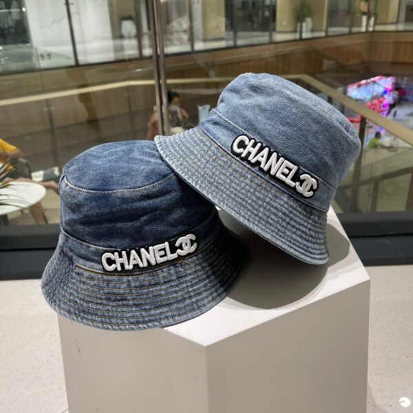 CHANEL – Chapeau de pêcheur réversible en denim, parfait pour le printemps et l’été, polyvalent et élégant