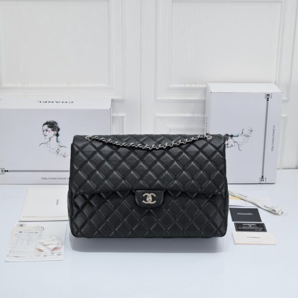 Sac à main Chanel CF: un choix élégant et pratique