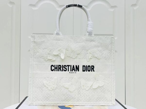 Sac Tote Fleurs Papillons: Une ode à la féminité et à l’art