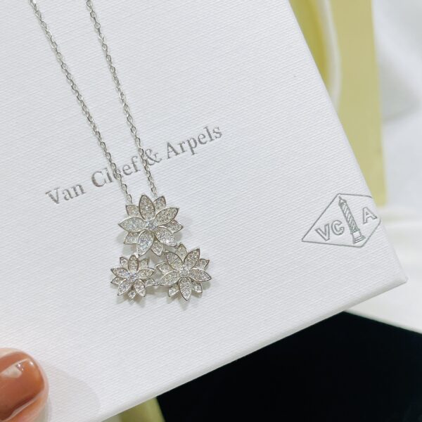 Collier Lotus VCA Van Cleef & Arpels