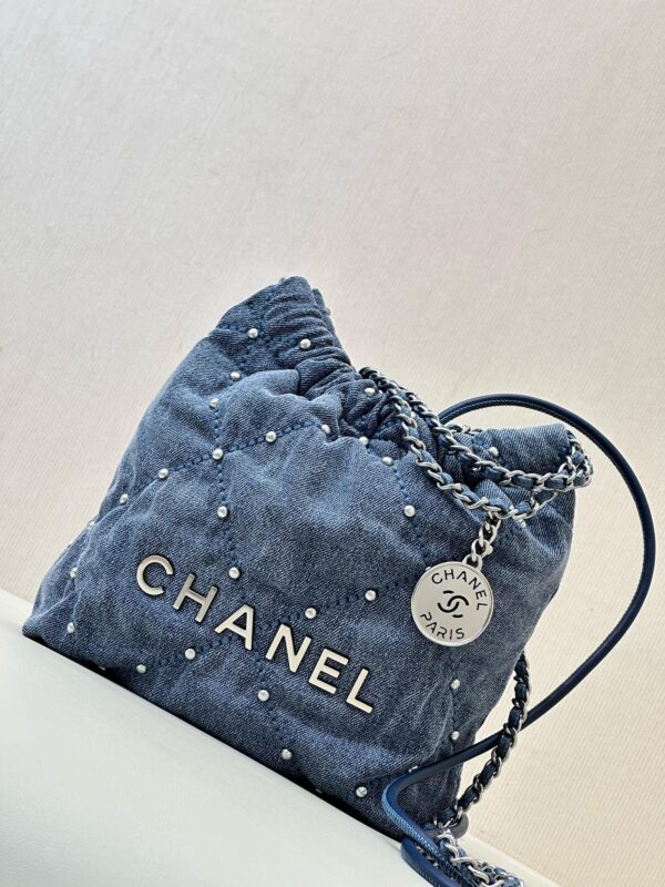 Sac Mini 22 en Denim, Perles et Rivets Chanel