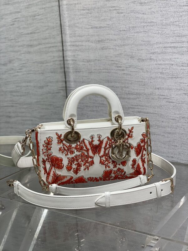 Sac Lady Dior en perles: Un must-have élégant et intemporel pour une allure sophistiquée