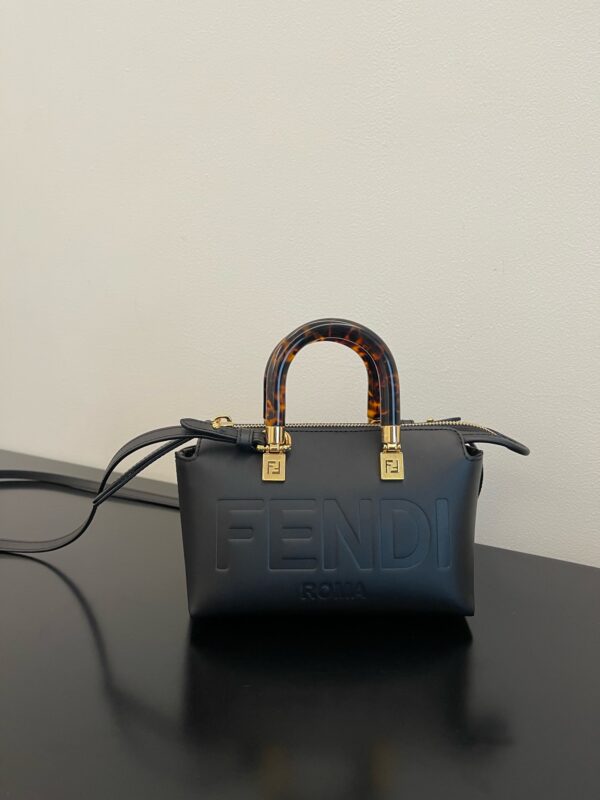 Mini Sac à Main ByThe Way FENDI en Cuir de Veau