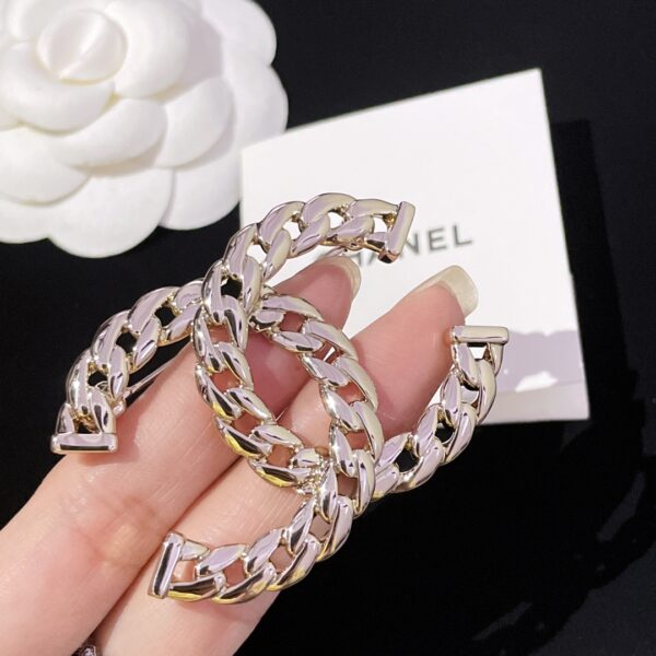 Broche double C chaîne d’encens de la collection Z 4900