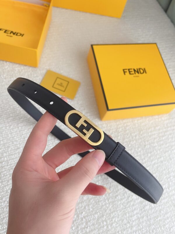 Ceinture Fendi 2.0cm – Cuir de Vache Pleine Fleur Double Face avec Boucle en Cuivre