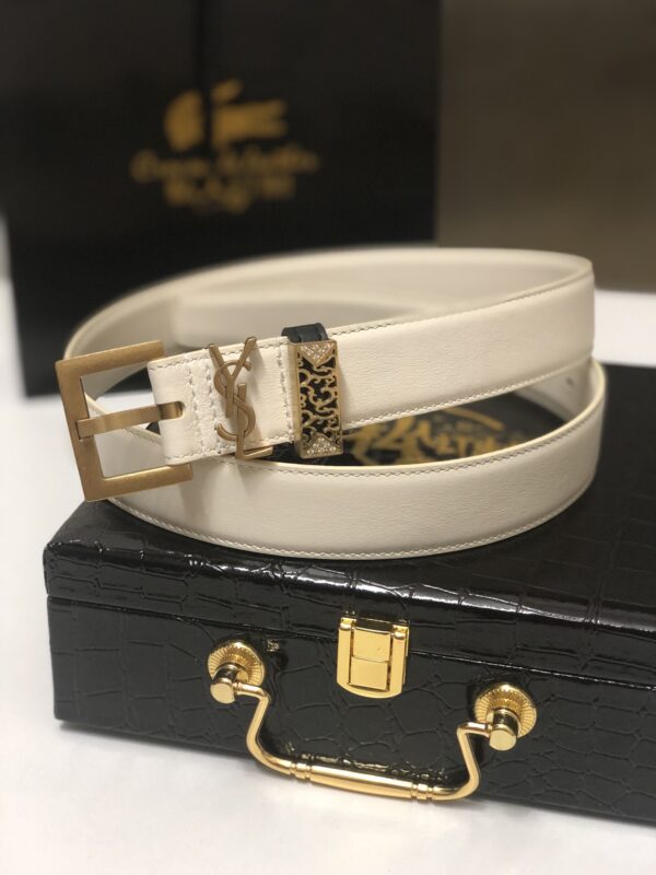 Ceinture en Cuir Tressé avec Boucle Argentée – Style Décontracté et Chic