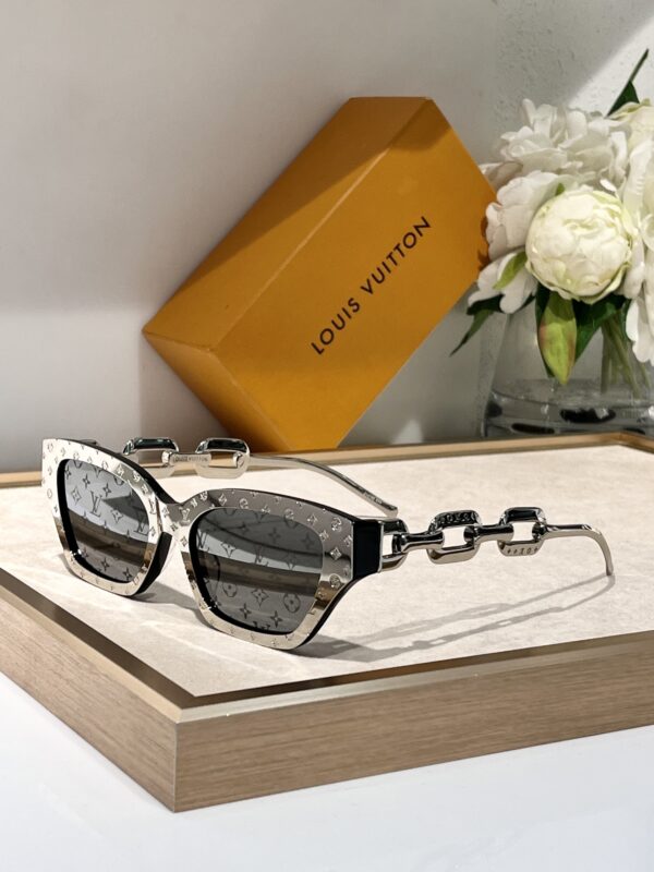 Lunettes de Soleil Louis Vuitton Edge Z1473E – Élégance et Modernité