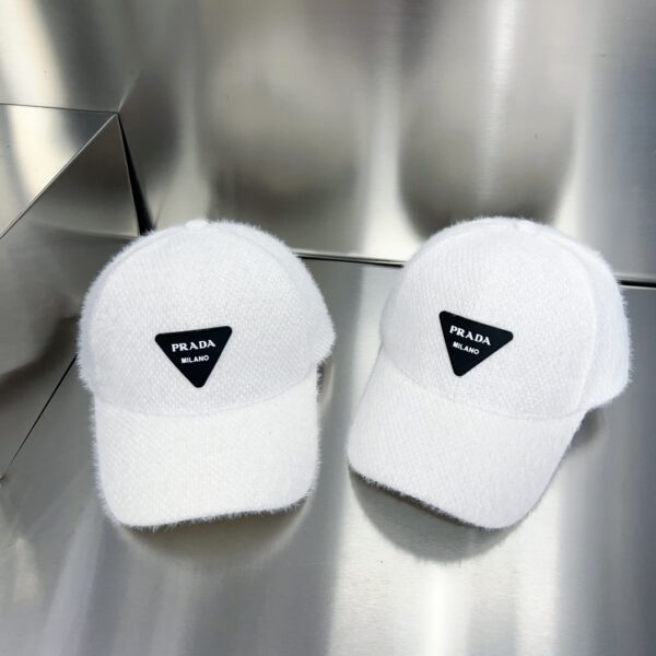 Offre Spéciale: Casquette en Fourrure PRADA 2023 pour Hommes et Femmes